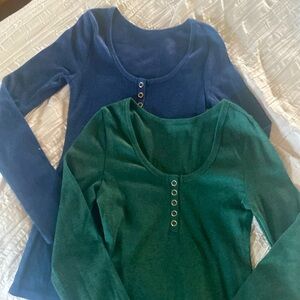 Two women's tops XS